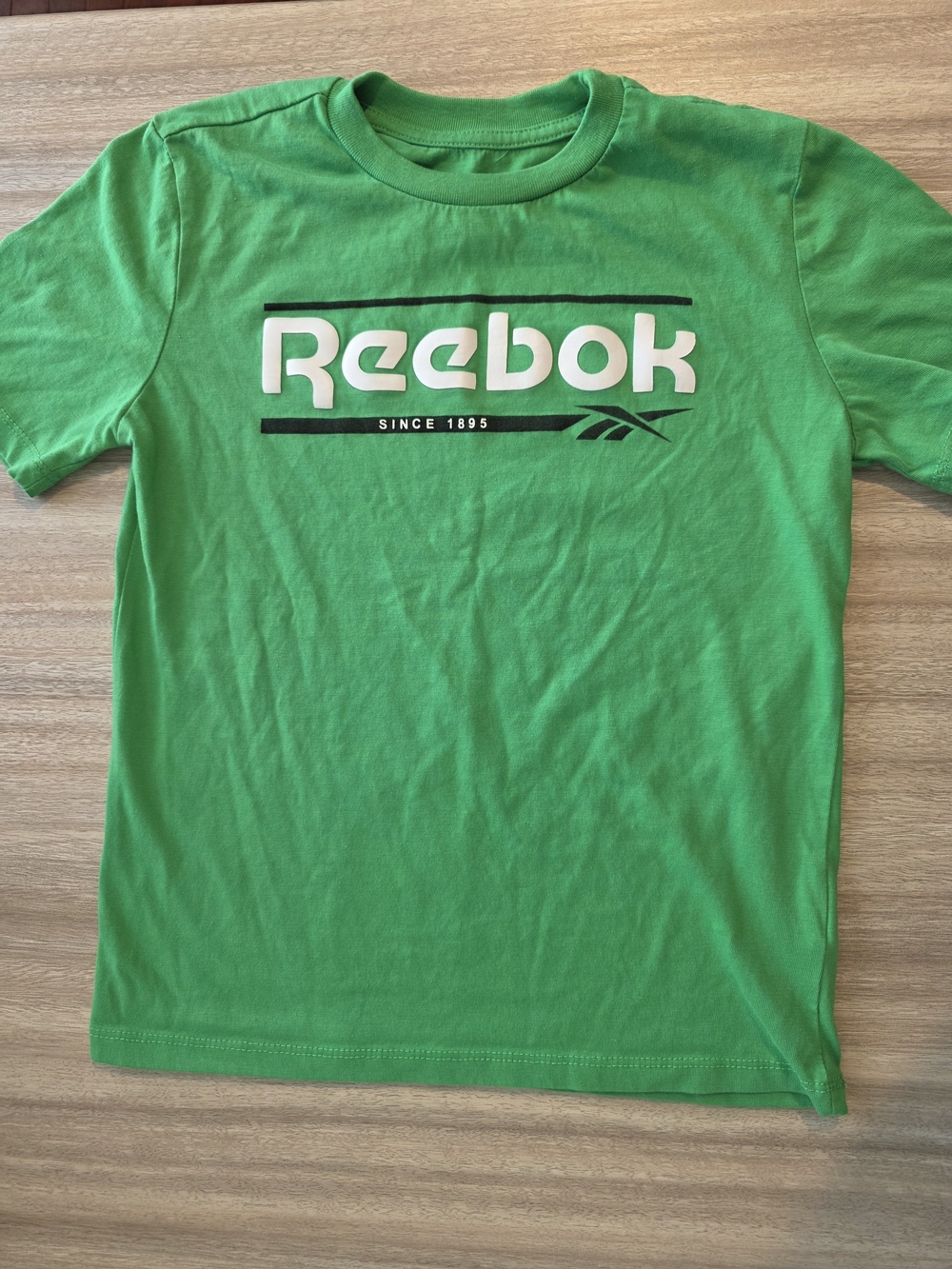 Boys Sz M10 Reebok Green Logo Short Sleeve Tee